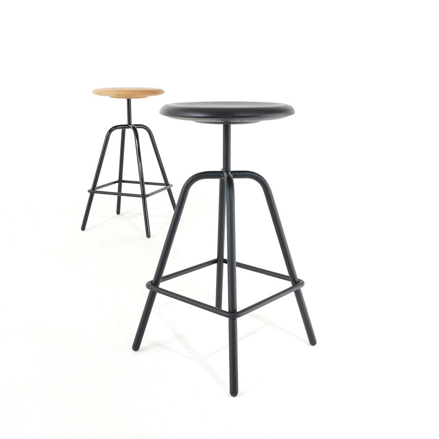 Zwei Herrenberger Hocker
