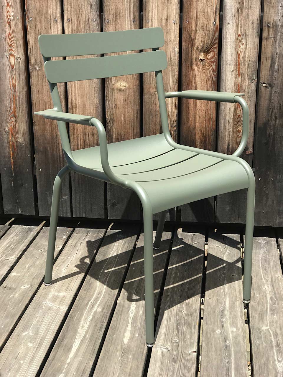 Luxembourg Gartenstuhl mit Armlehnen in der Farbe Kaktus