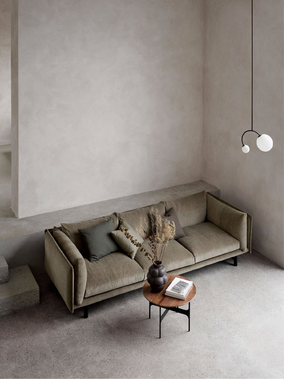 Kite Sofa von Wendelbo mit drei Sitzkissen, von oben fotografiert